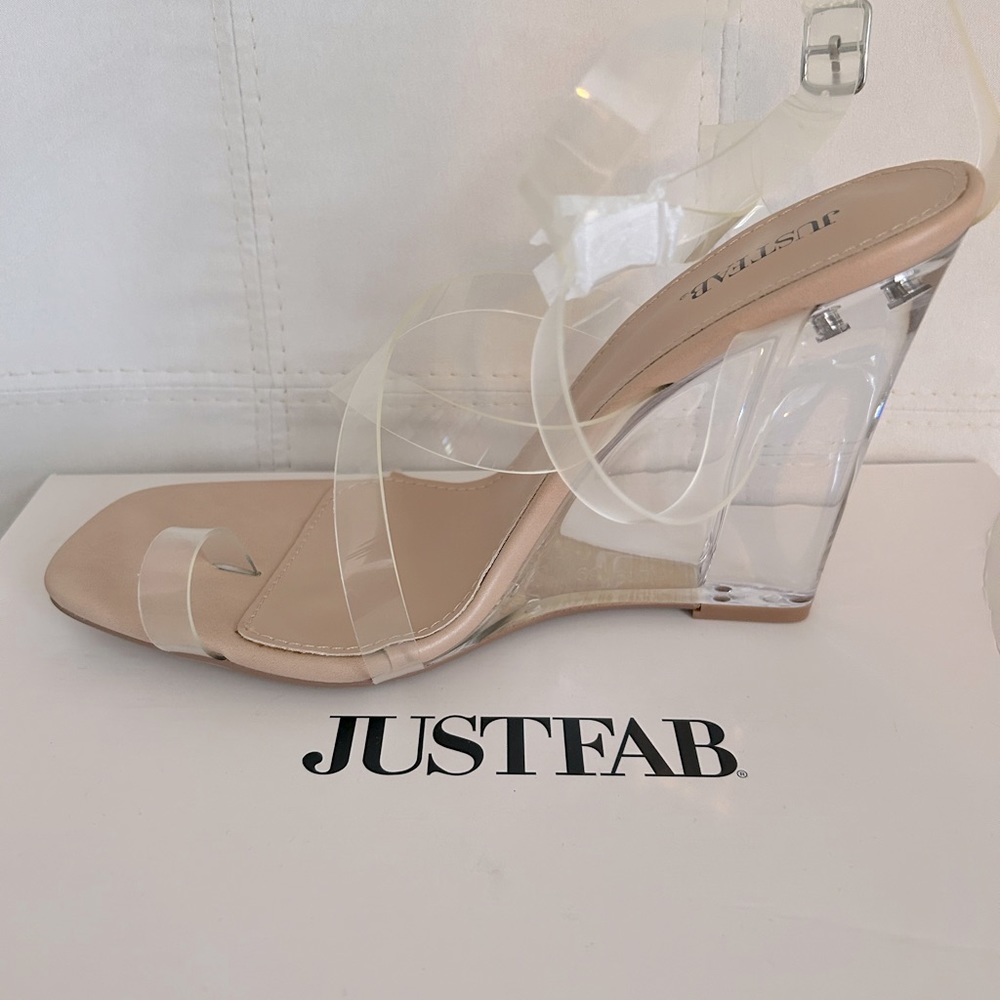 Clear wedge heal fit is size 8